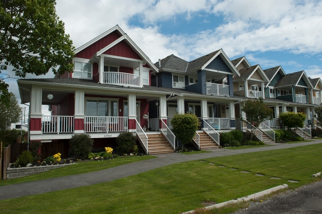 Garrey Point Complex01.jpg